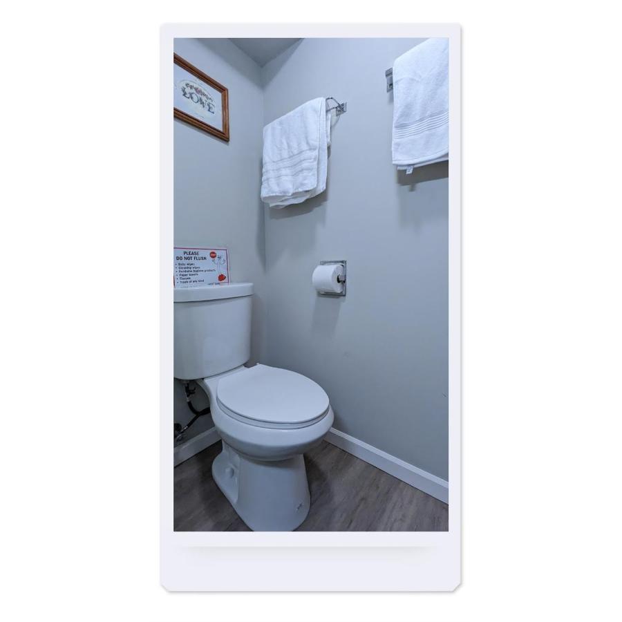 Private Guest Suite In West Bellevue Home Экстерьер фото